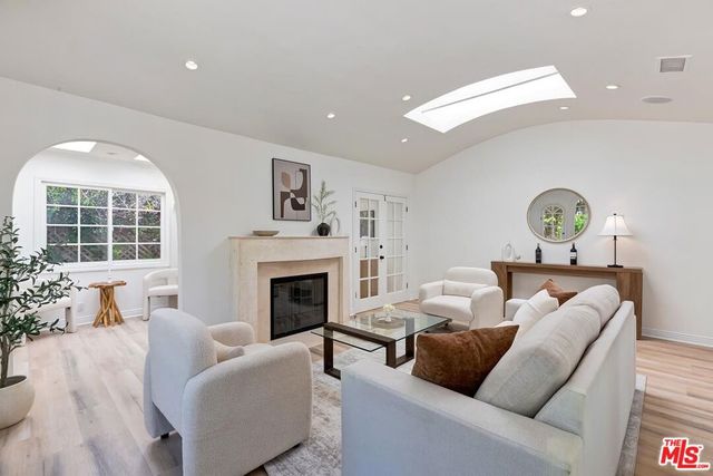10514 Kinnard Avenue, Los Angeles, CA 90024