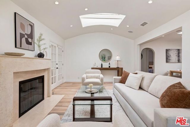 10514 Kinnard Avenue, Los Angeles, CA 90024