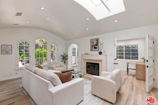 10514 Kinnard Avenue, Los Angeles, CA 90024