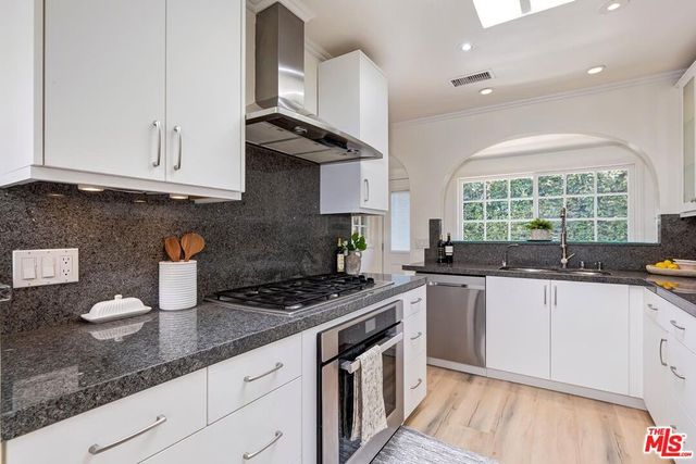 10514 Kinnard Avenue, Los Angeles, CA 90024