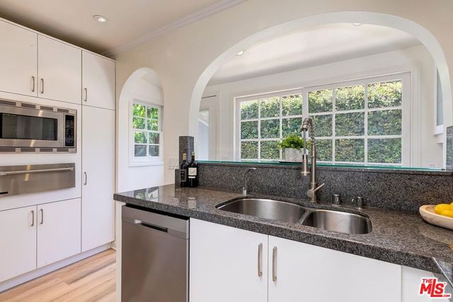 10514 Kinnard Avenue, Los Angeles, CA 90024