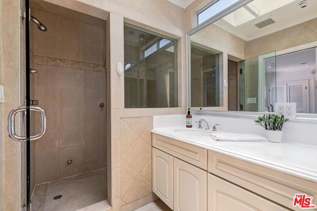10514 Kinnard Avenue, Los Angeles, CA 90024