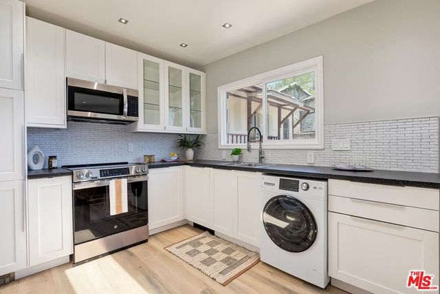 10514 Kinnard Avenue, Los Angeles, CA 90024