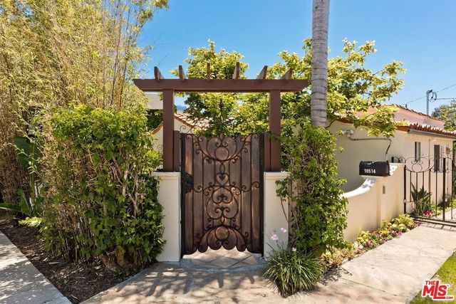 10514 Kinnard Avenue, Los Angeles, CA 90024