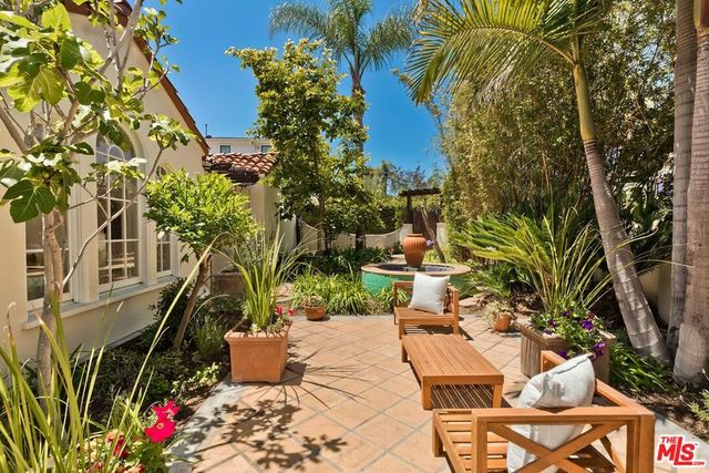 10514 Kinnard Avenue, Los Angeles, CA 90024