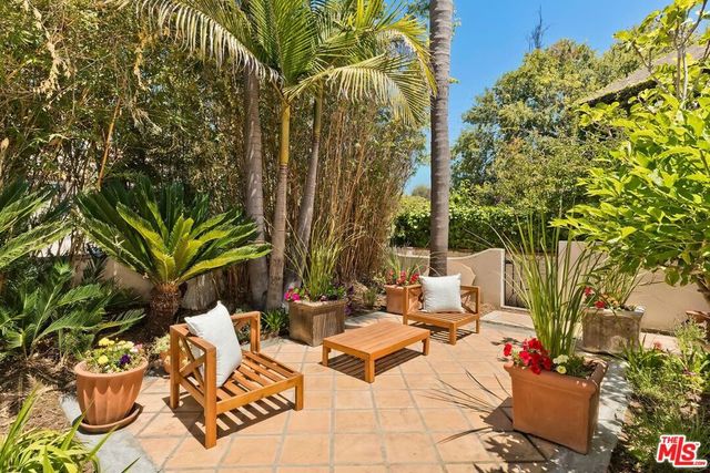 10514 Kinnard Avenue, Los Angeles, CA 90024