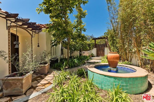 10514 Kinnard Avenue, Los Angeles, CA 90024