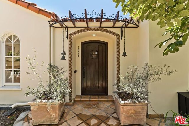 10514 Kinnard Avenue, Los Angeles, CA 90024