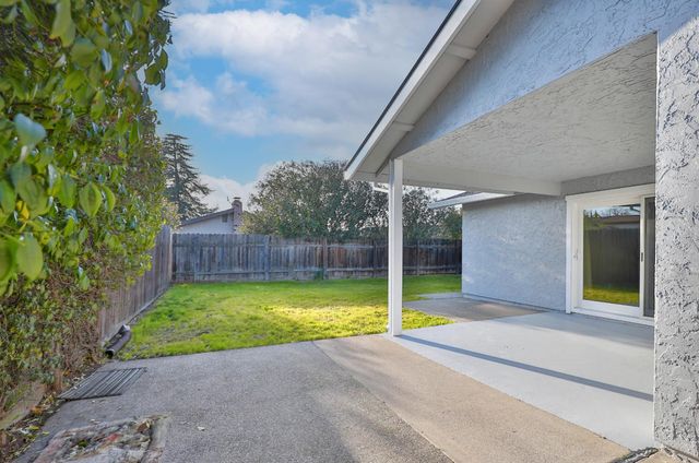 8384 Old Ranch Rd, Orangevale, CA 95662