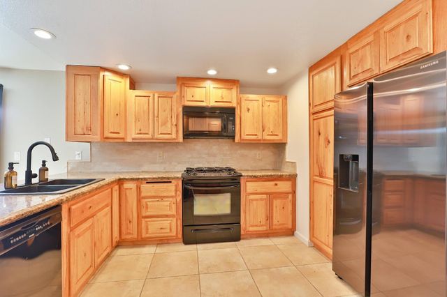 8384 Old Ranch Rd, Orangevale, CA 95662