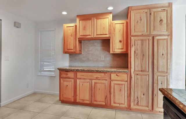 8384 Old Ranch Rd, Orangevale, CA 95662