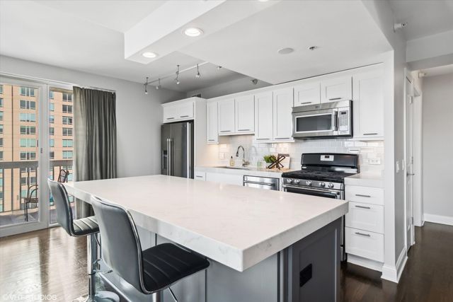 545 N DEARBORN Street 3601, Chicago, IL 60654