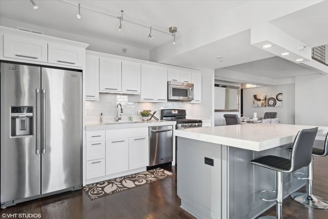 545 N DEARBORN Street 3601, Chicago, IL 60654