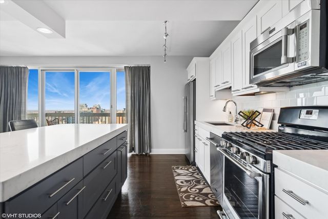 545 N DEARBORN Street 3601, Chicago, IL 60654