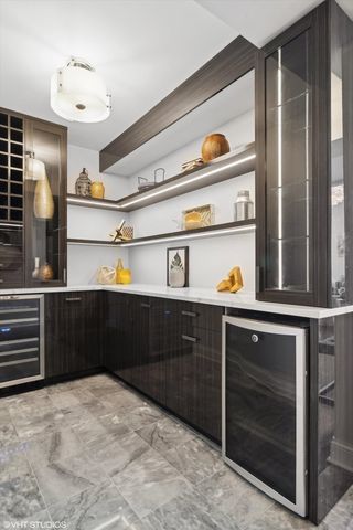 545 N DEARBORN Street 3601, Chicago, IL 60654