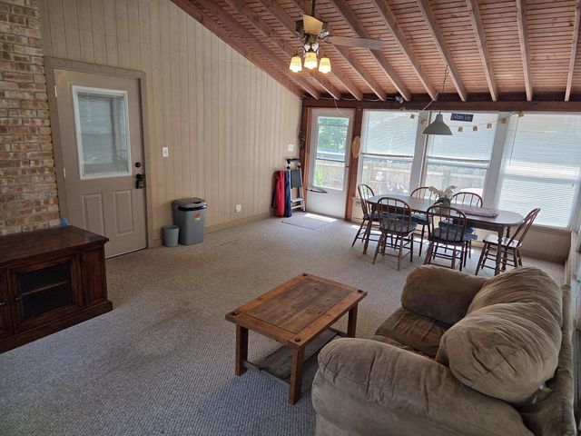 1609 Jackson Park DRIVE, Delavan, WI 53115