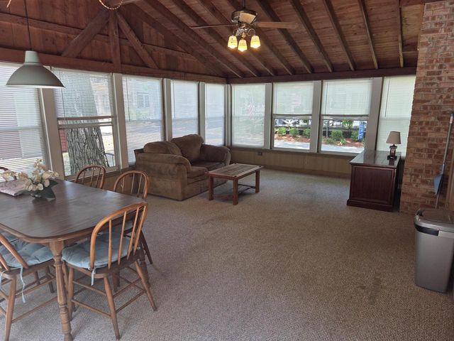 1609 Jackson Park DRIVE, Delavan, WI 53115