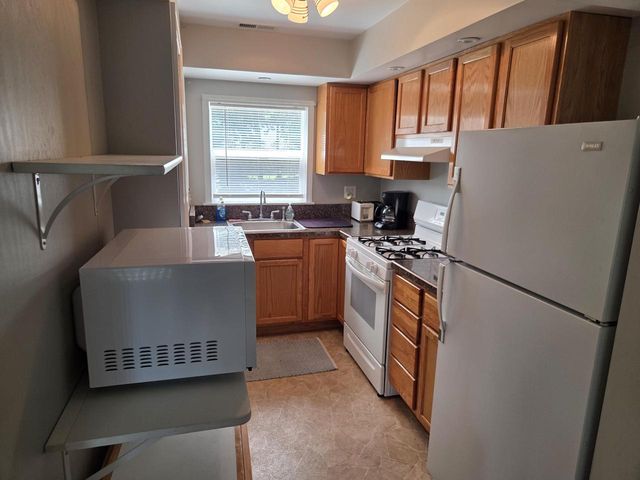 1609 Jackson Park DRIVE, Delavan, WI 53115