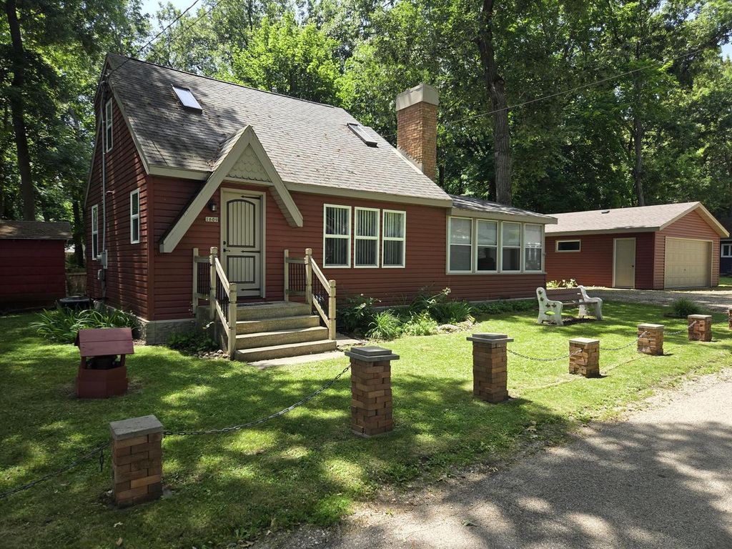 1609 Jackson Park DRIVE, Delavan, WI 53115
