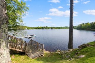 52 Lakeshore Dr, Essex, MA 01929