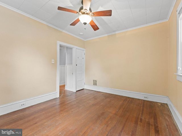 327 W KINGS HWY, Audubon, NJ 08106