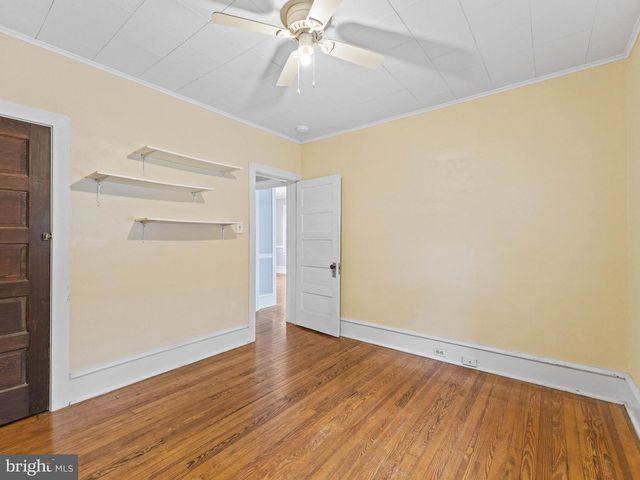 327 W KINGS HWY, Audubon, NJ 08106