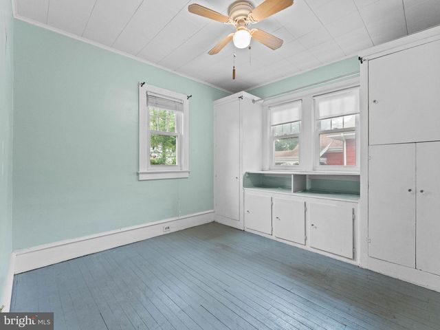 327 W KINGS HWY, Audubon, NJ 08106