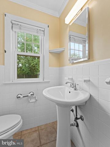 327 W KINGS HWY, Audubon, NJ 08106