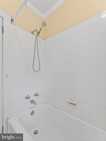 327 W KINGS HWY, Audubon, NJ 08106