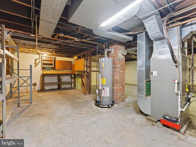327 W KINGS HWY, Audubon, NJ 08106