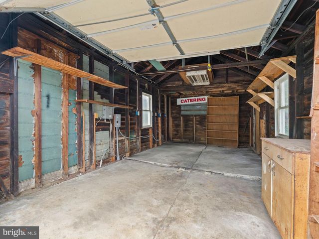 327 W KINGS HWY, Audubon, NJ 08106