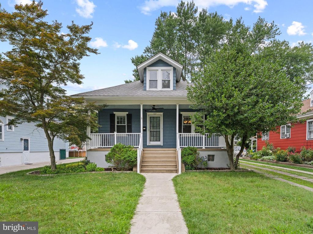 327 W KINGS HWY, Audubon, NJ 08106
