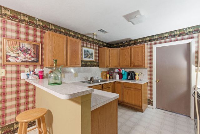 1030 Raccoon Bend Road, Bellville, TX 77418