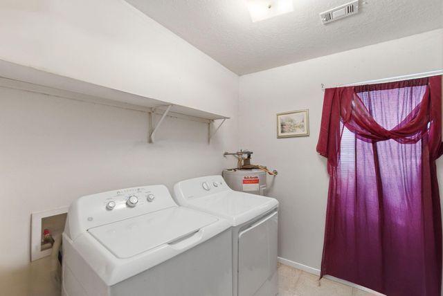 1030 Raccoon Bend Road, Bellville, TX 77418