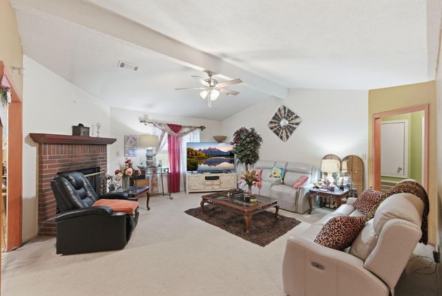 1030 Raccoon Bend Road, Bellville, TX 77418