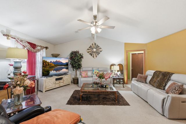 1030 Raccoon Bend Road, Bellville, TX 77418