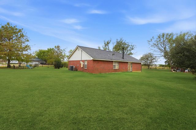 1030 Raccoon Bend Road, Bellville, TX 77418