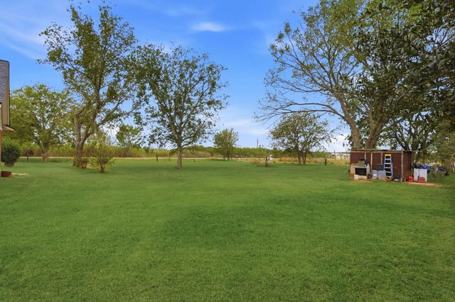 1030 Raccoon Bend Road, Bellville, TX 77418