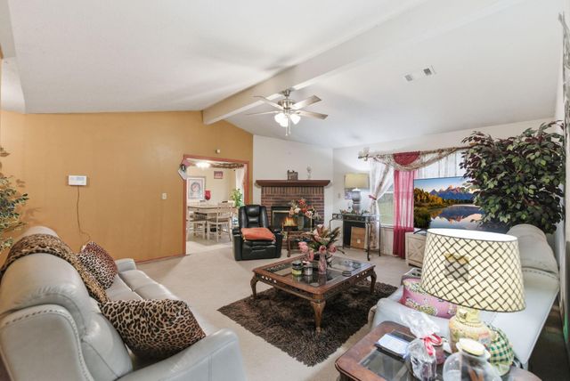 1030 Raccoon Bend Road, Bellville, TX 77418