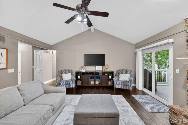 15580 Clover Ridge Drive, Chesterfield, MO 63017