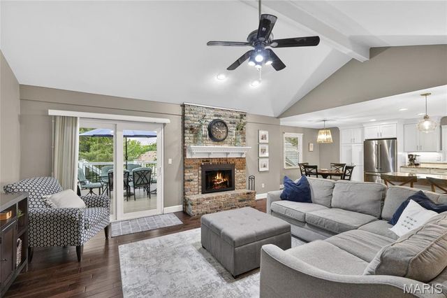 15580 Clover Ridge Drive, Chesterfield, MO 63017
