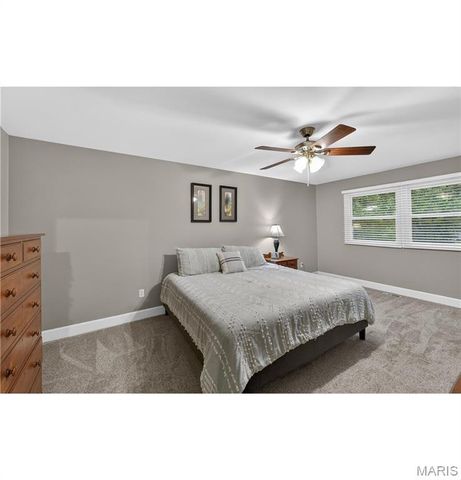 15580 Clover Ridge Drive, Chesterfield, MO 63017