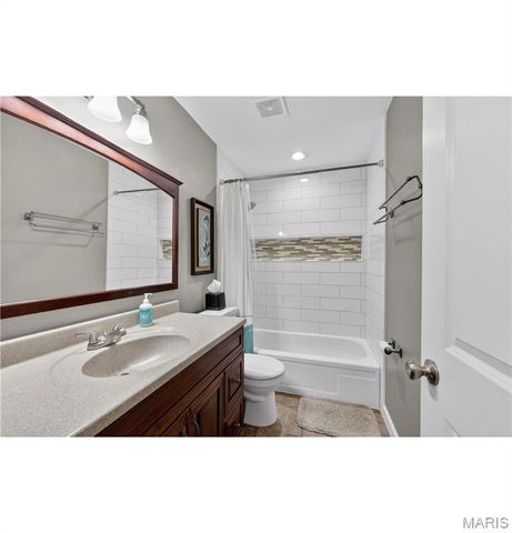 15580 Clover Ridge Drive, Chesterfield, MO 63017