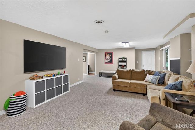 15580 Clover Ridge Drive, Chesterfield, MO 63017