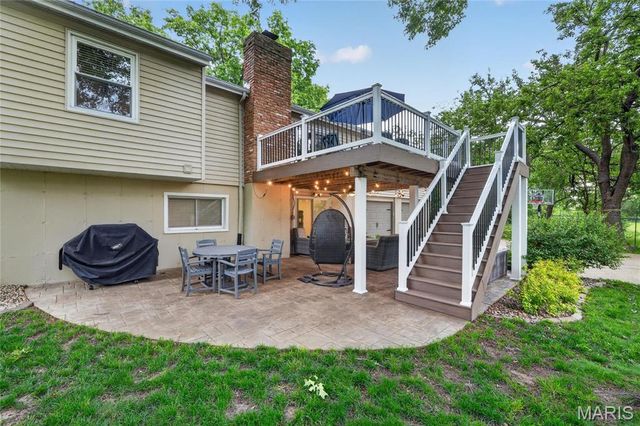 15580 Clover Ridge Drive, Chesterfield, MO 63017