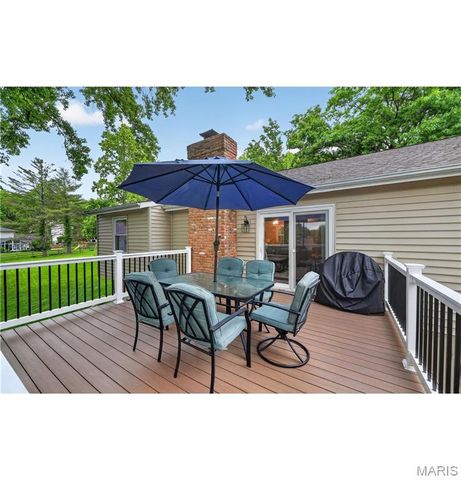 15580 Clover Ridge Drive, Chesterfield, MO 63017