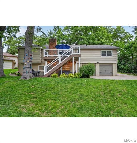 15580 Clover Ridge Drive, Chesterfield, MO 63017