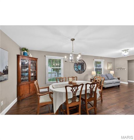 15580 Clover Ridge Drive, Chesterfield, MO 63017