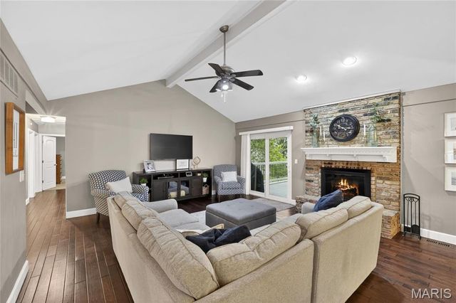 15580 Clover Ridge Drive, Chesterfield, MO 63017