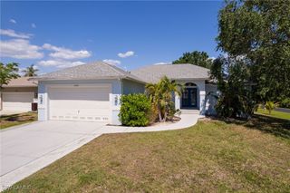8970 Woodgate Manor CT, Fort Myers, FL 33908